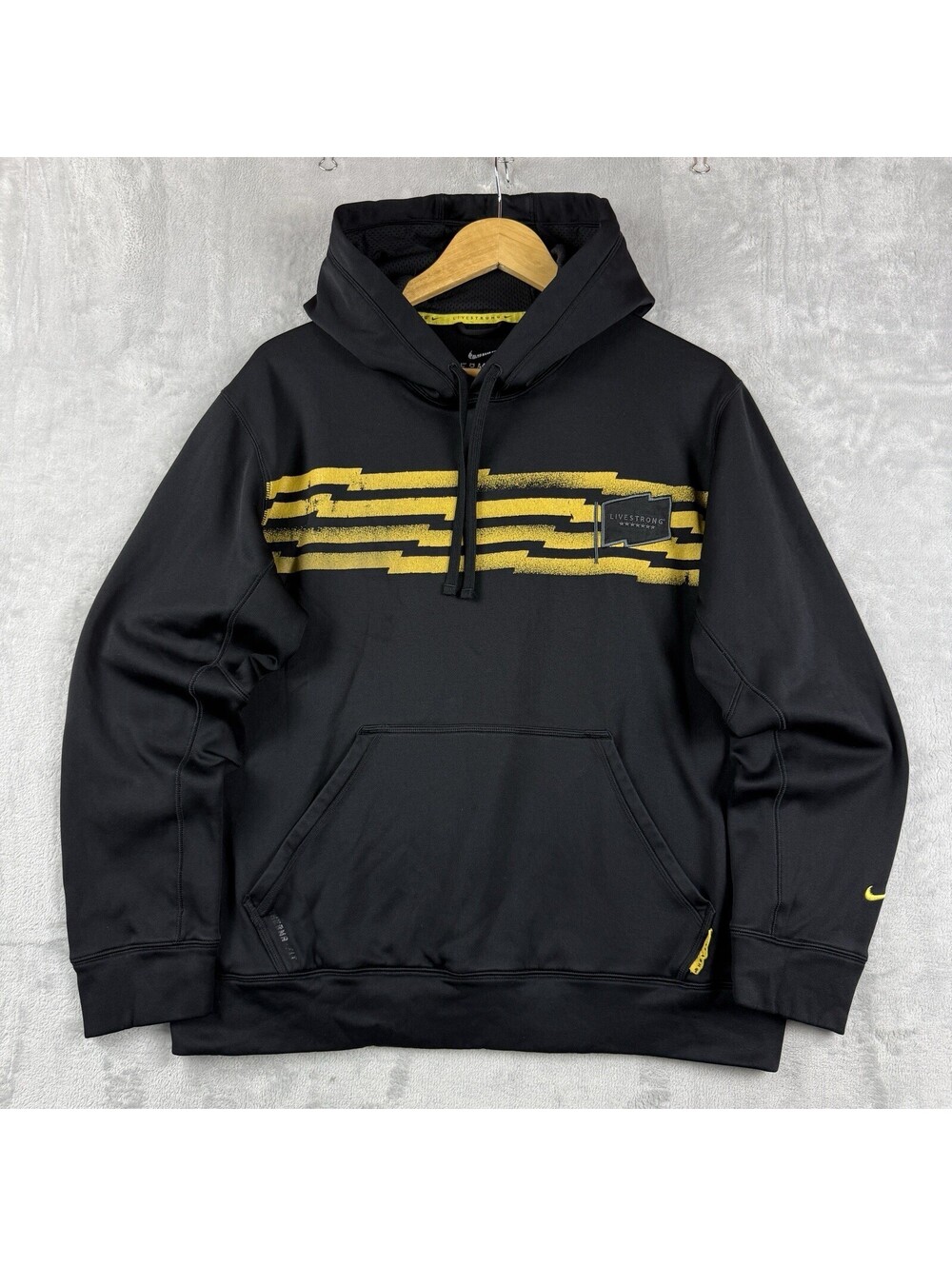Nike LIVESTRONG Therma-FIT Men’s M Performance Hoodie Lance Armstrong Era Y2K